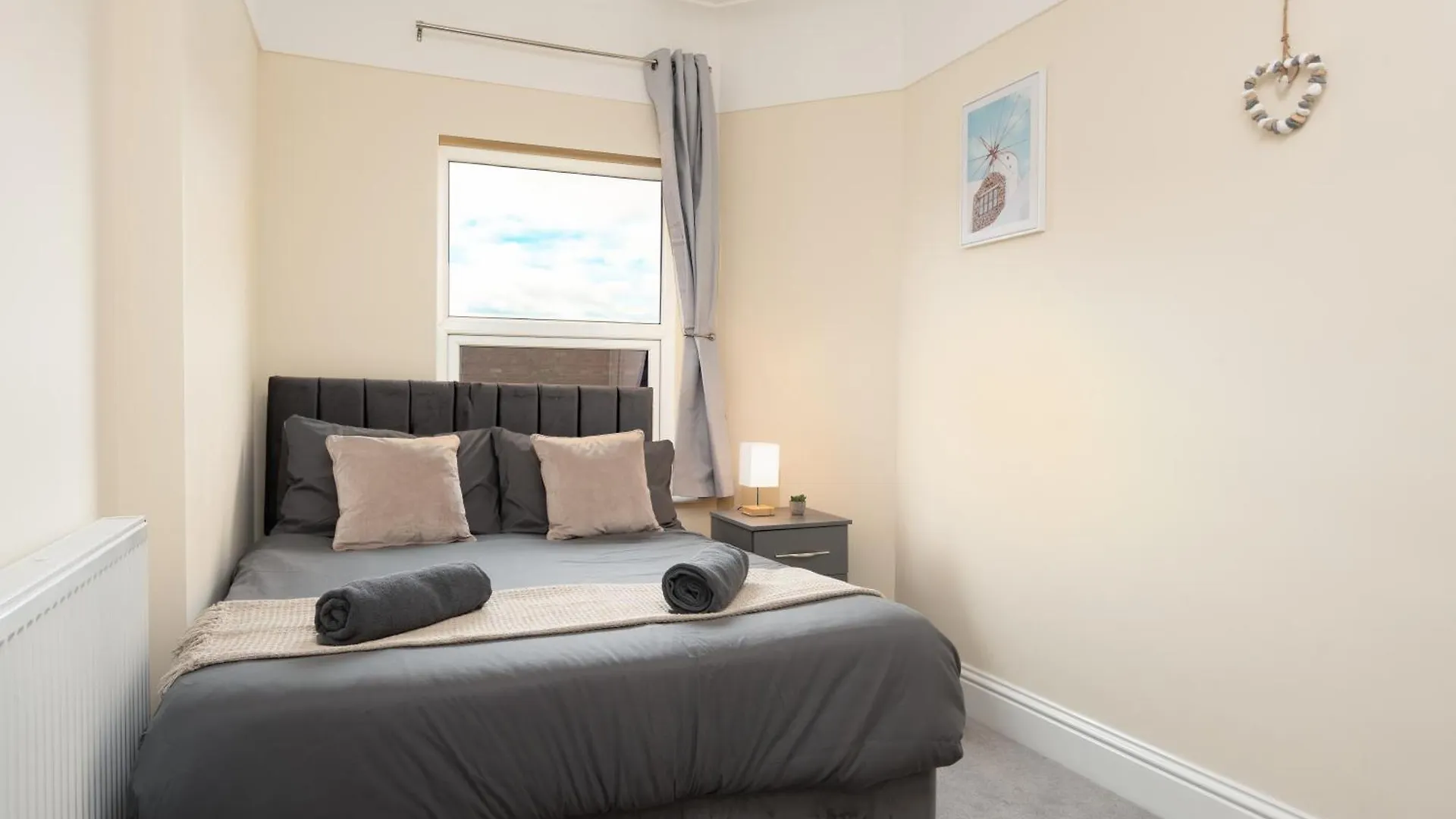 Villa Large Cosy House - Free On Street Parking Liverpool