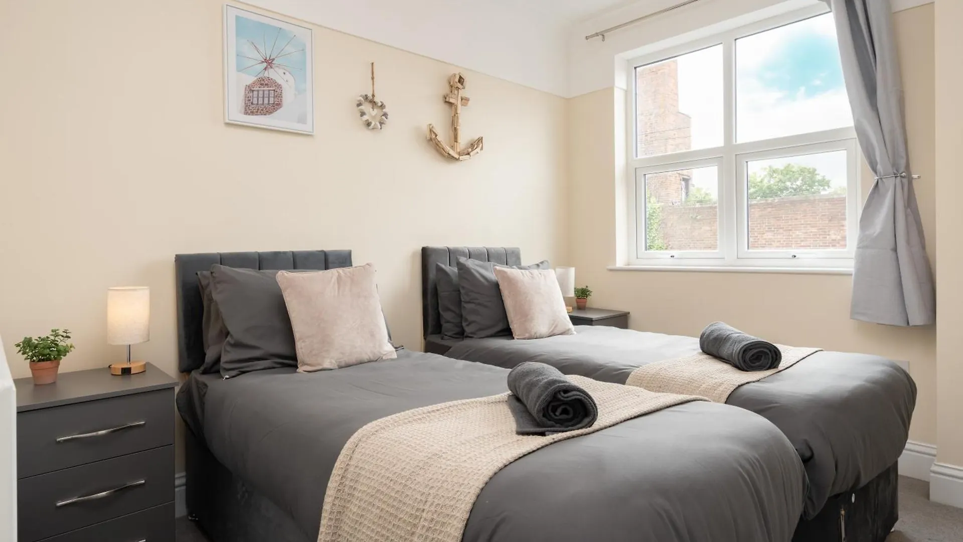 Large Cosy House - Free On Street Parking Villa Liverpool