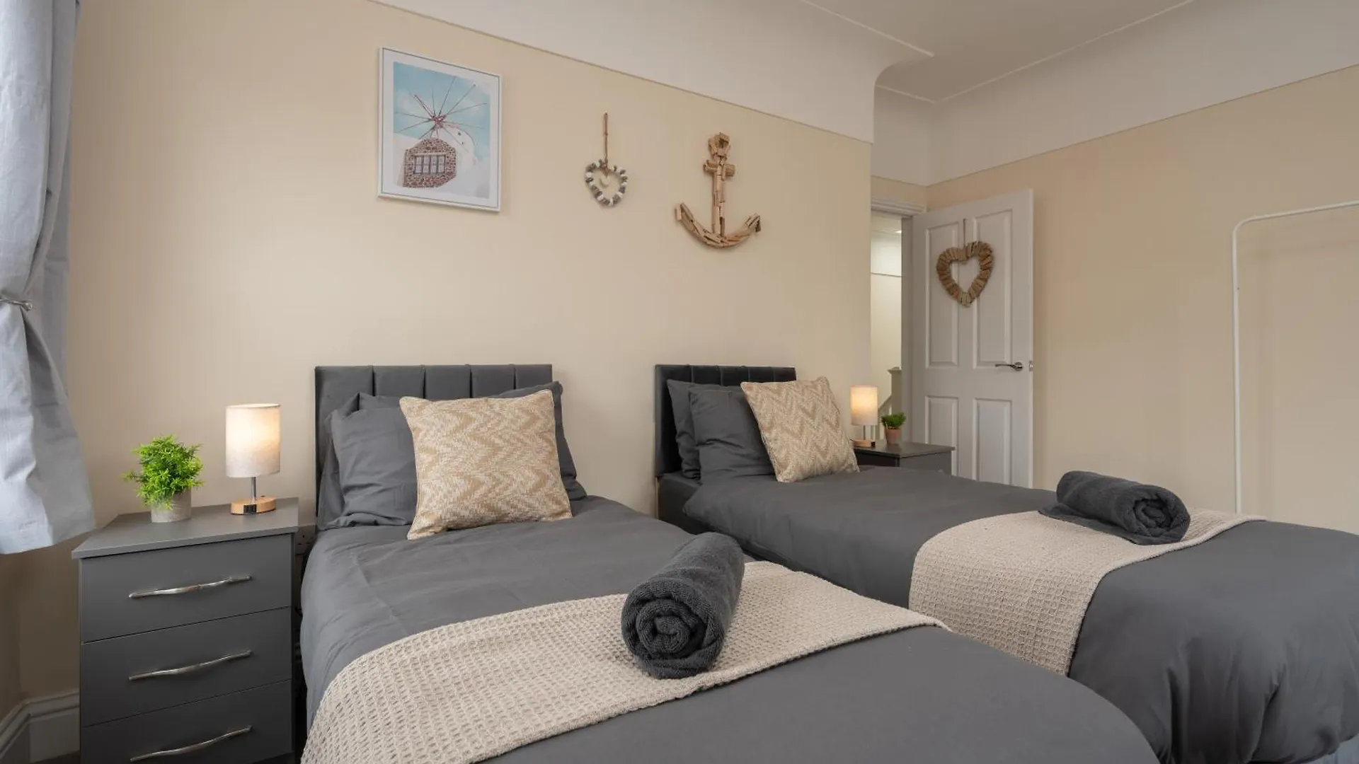 Large Cosy House - Free On Street Parking Villa Liverpool 0*,  United Kingdom